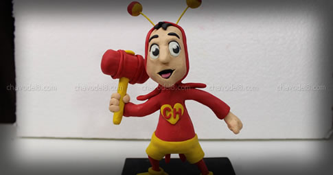 Moxxka y su arte en plastilina en homenaje a Chespirito